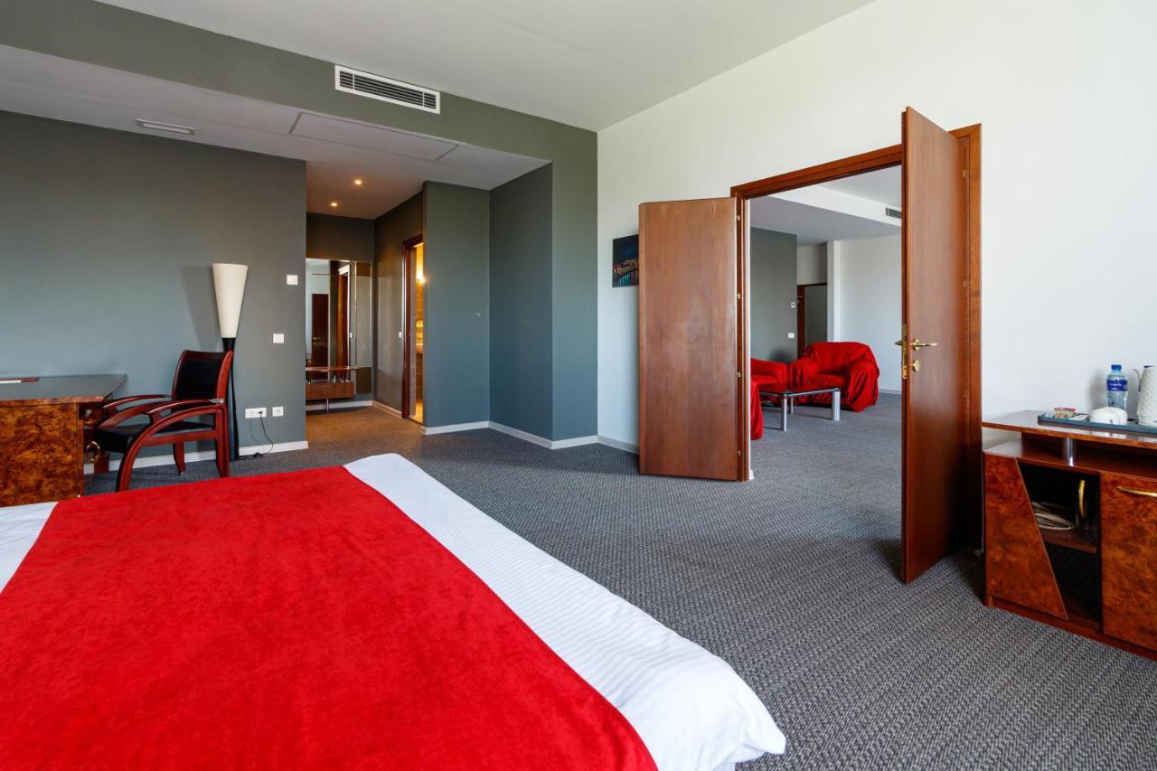 Moscow House Hotel 예레반 외부 사진